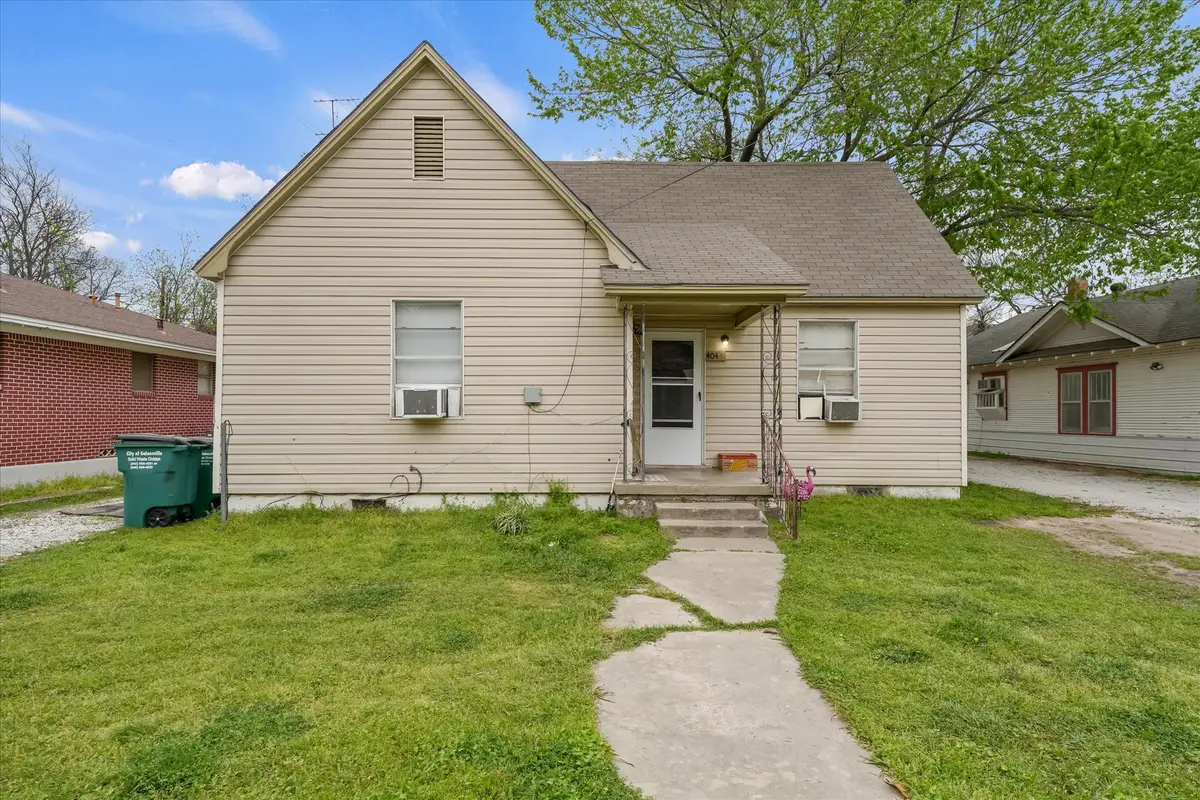 404 S Morris Street, Gainesville, TX 76240 - #1