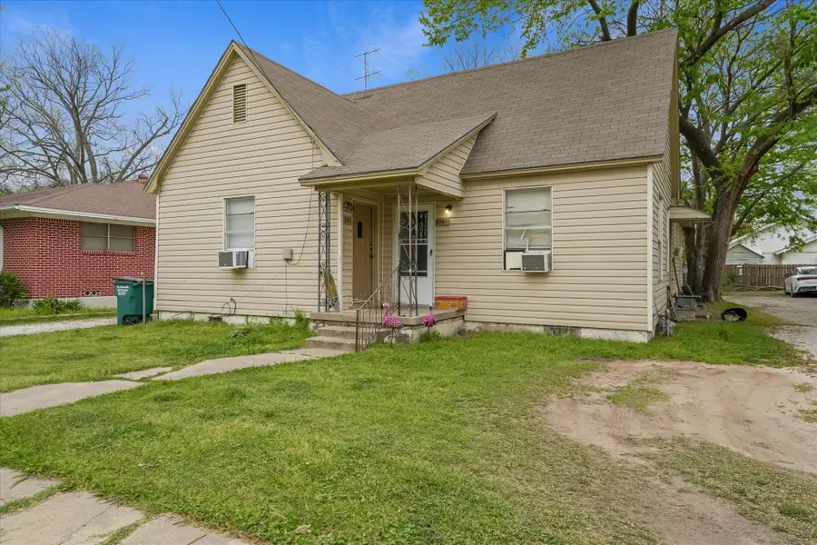 404 S Morris Street, Gainesville, TX 76240 - #2