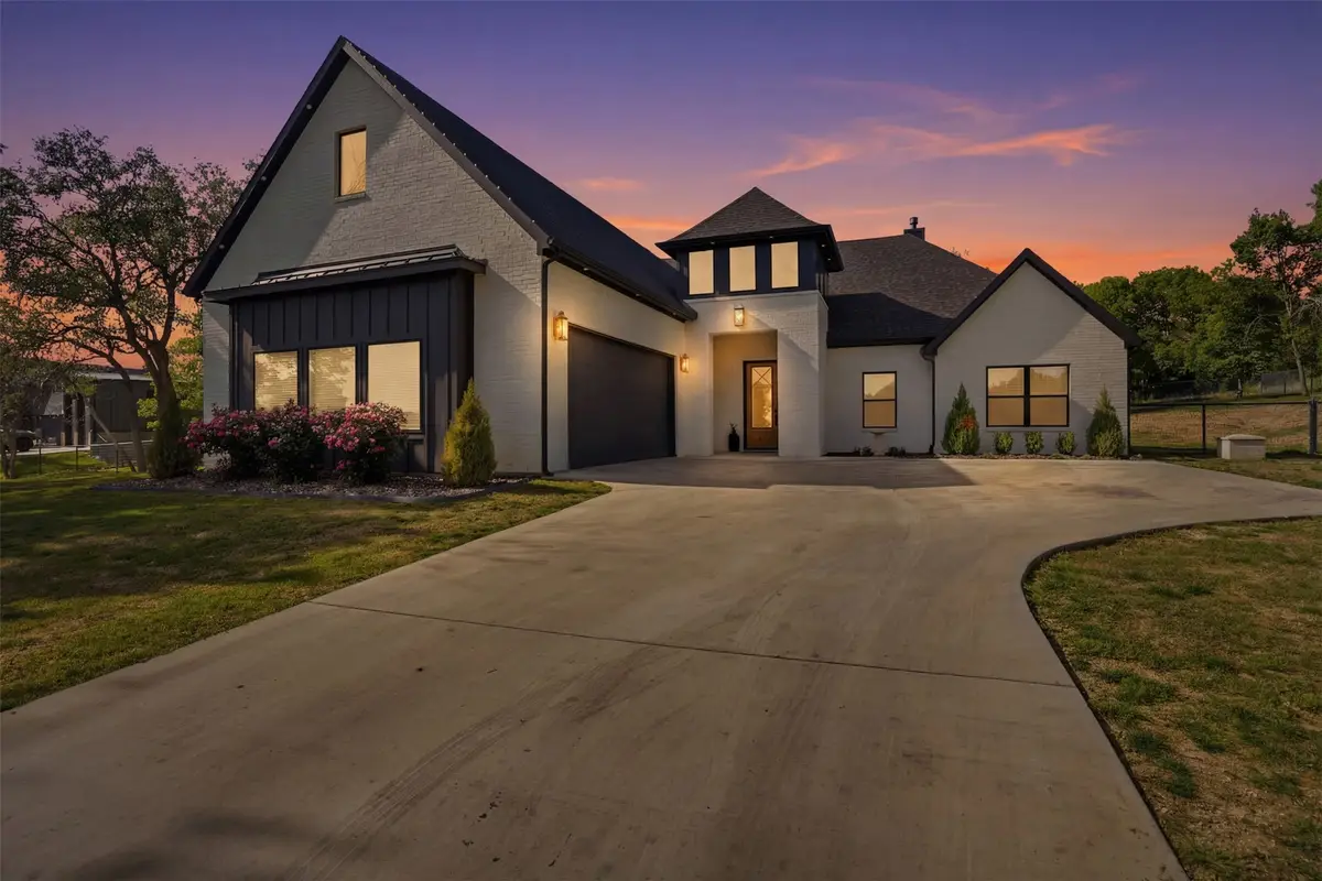 305 Glade Valley Road, Azle, TX 76020 - #1