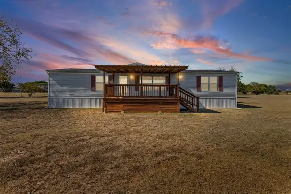 9064 Summit Court E, Cleburne, TX 76033