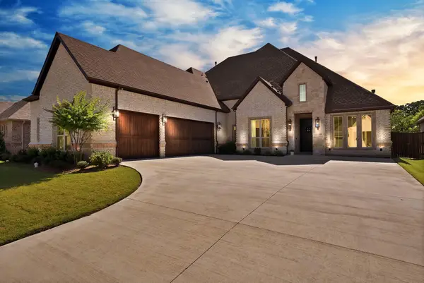 7217 Harris Place, Arlington, TX 76001