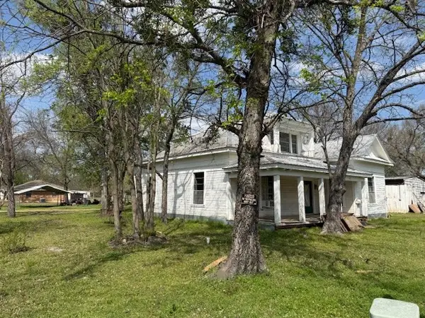 950 W Bonham Avenue, Cooper, TX 75432