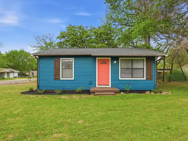 632 N Stewart Street, Azle, TX 76020