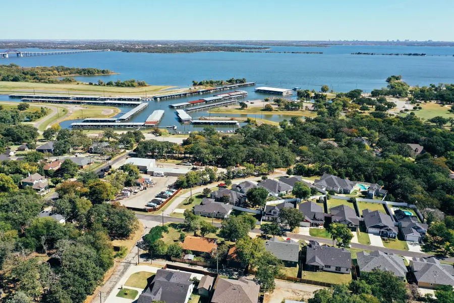 216 Wilson Street, Lake Dallas, TX 75065 - #2