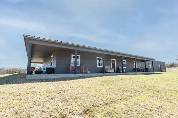 2216 N Greenbrier Road, Nocona, TX 76255