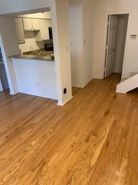 5757 E University Boulevard #27 Y, Dallas, TX 75206