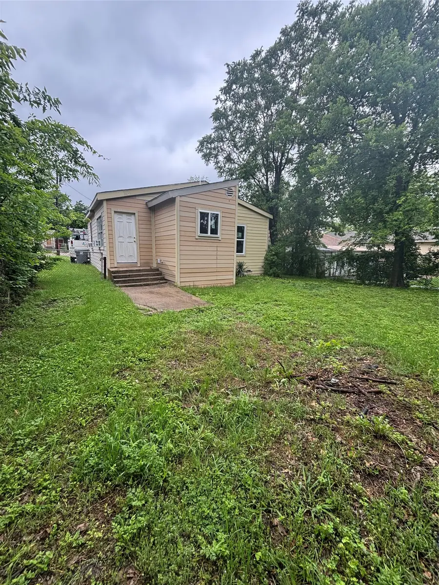 1212 Mclean Avenue, Dallas, TX 75211 - #2