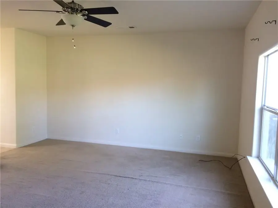 196 Dodge City Trail, Newark, TX 76071 - #2