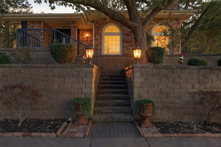 2000 Lakehill Court, Arlington, TX 76012 - #2