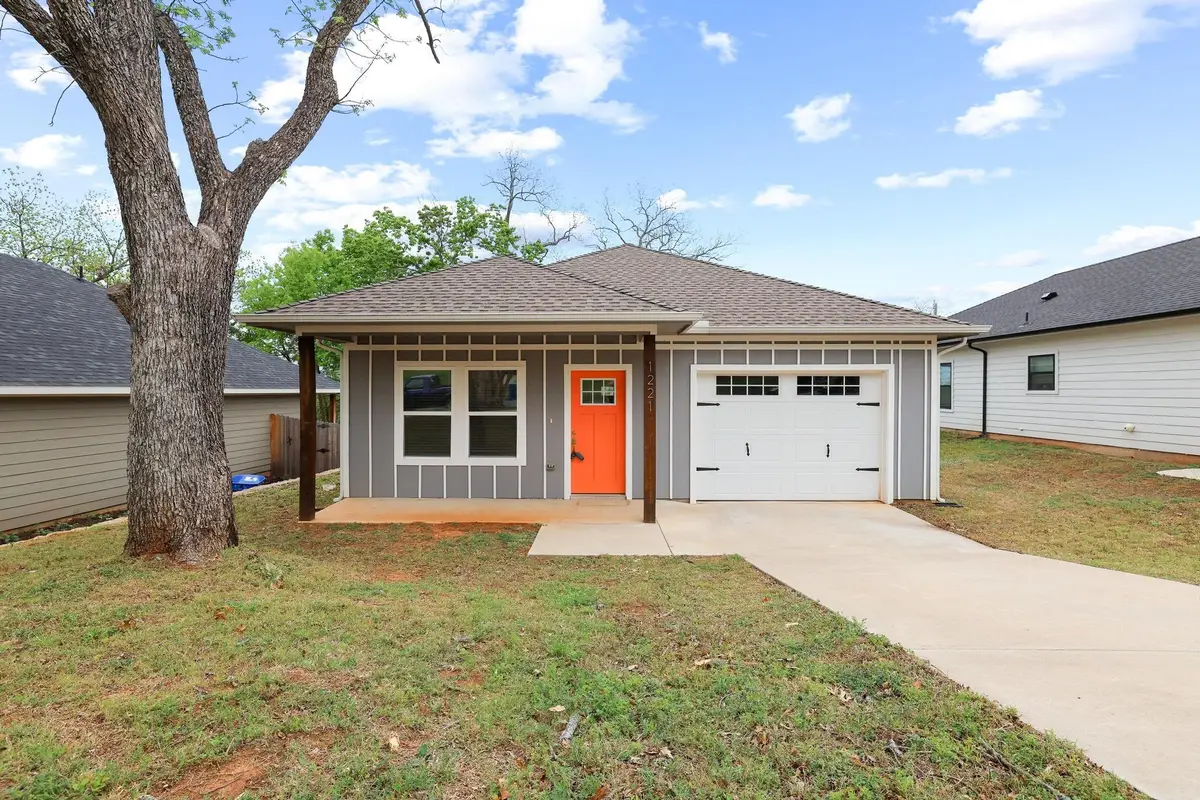 1221 W Johnson Street, Denison, TX 75020 - #1