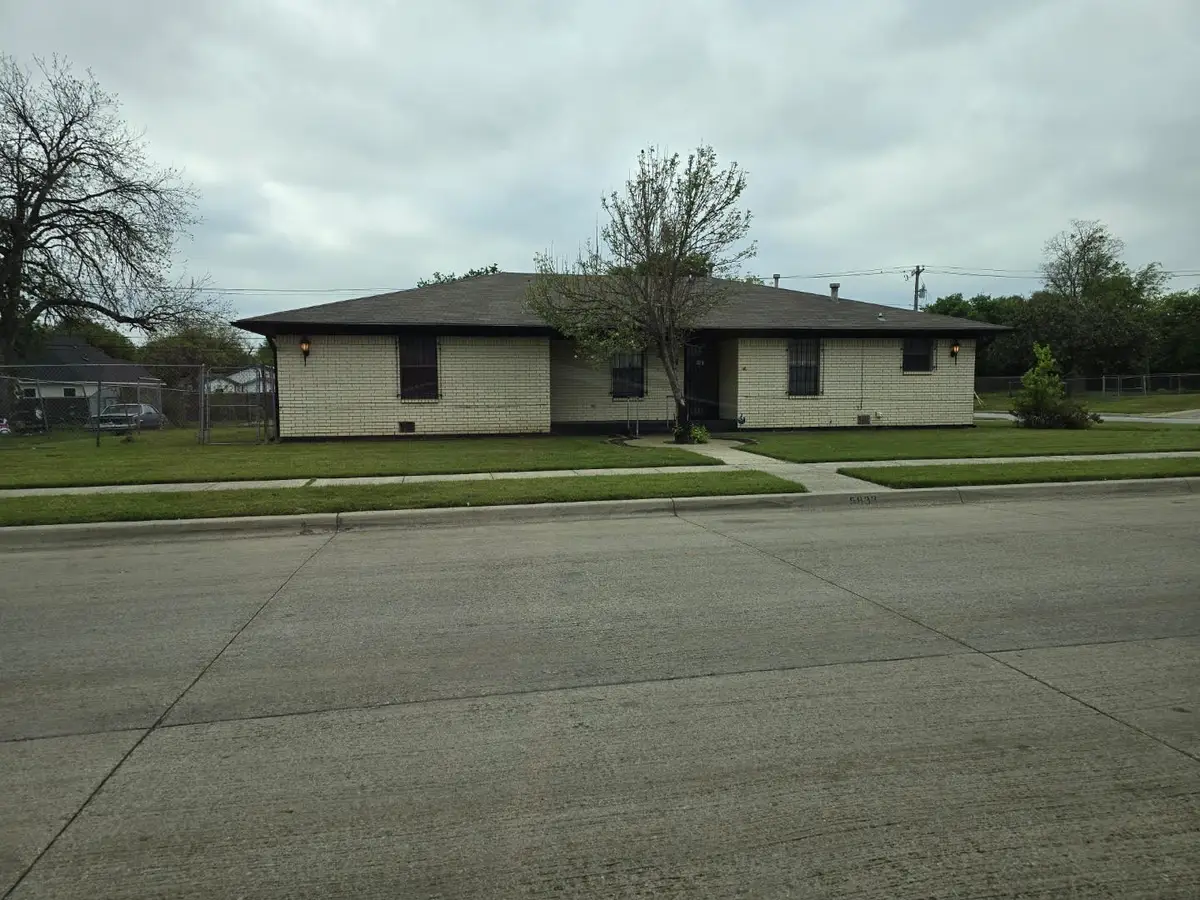 5833 Geddes Avenue, Fort Worth, TX 76107 - #1