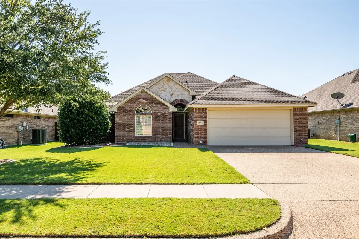 10913 Golfview Way, Benbrook, TX 76126 - #1