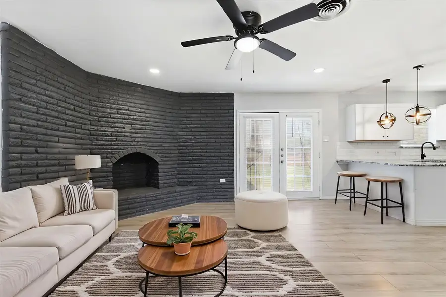 6028 Walraven Circle, Fort Worth, TX 76133 - #2