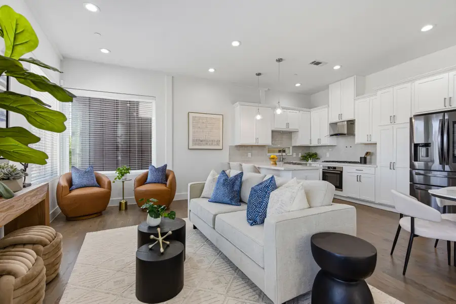 2450 N Garrett Avenue #18, Dallas, TX 75206 - #3