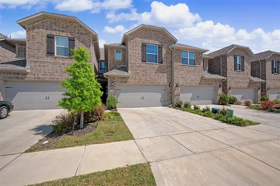 537 Hutchinson Lane, Lewisville, TX 75077 - #2