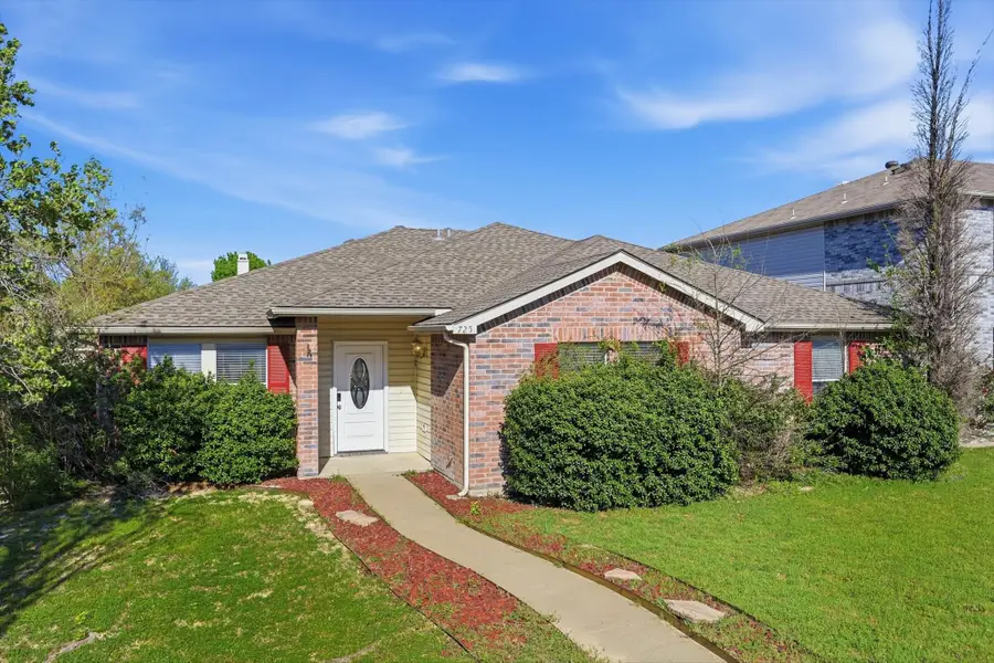 725 Lovern Street, Cedar Hill, TX 75104 - #2