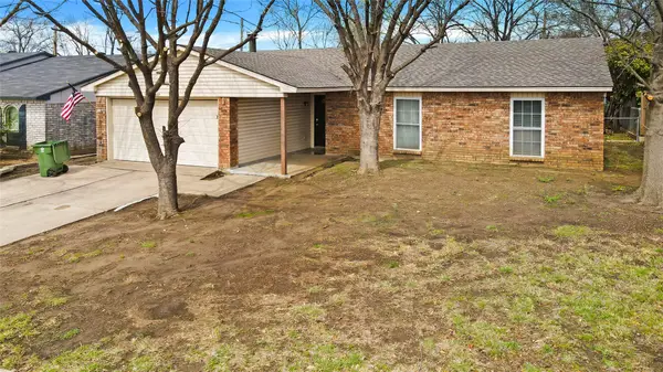 7437 Sandhurst Lane S, North Richland Hills, TX 76182