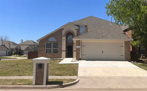 601 Babbling Brook Drive, Saginaw, TX 76179