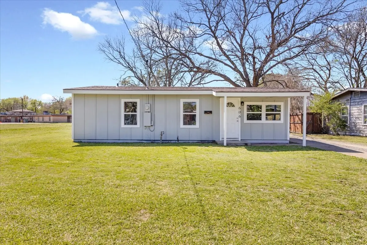 606 S Contemporary Drive, Sherman, TX 75092 - #1