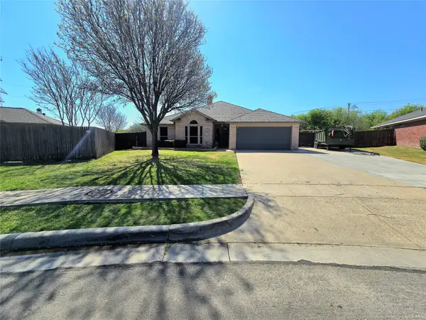 1051 Thistle Meade Circle, Burleson, TX 76028