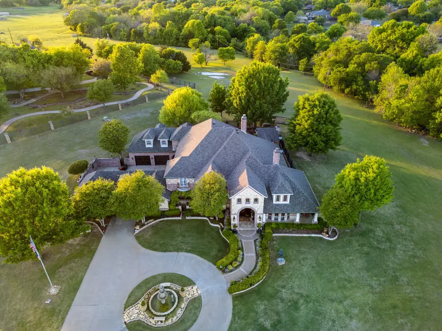 725 Locust Drive, Oak Leaf, TX 75154 - #2