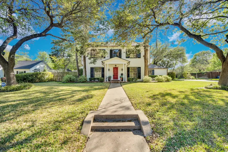 411 Sycamore Street, Waxahachie, TX 75165 - #2