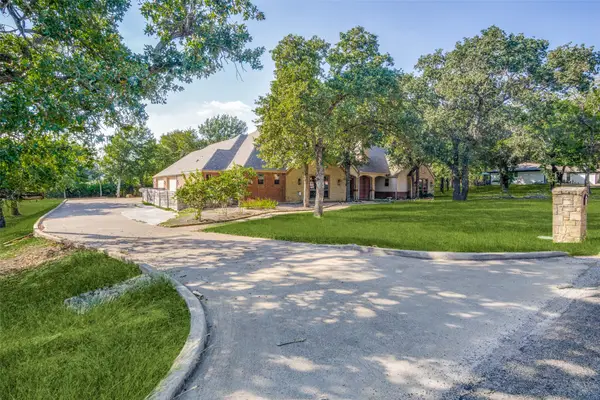 101 Oakwood Drive, Weatherford, TX 76086