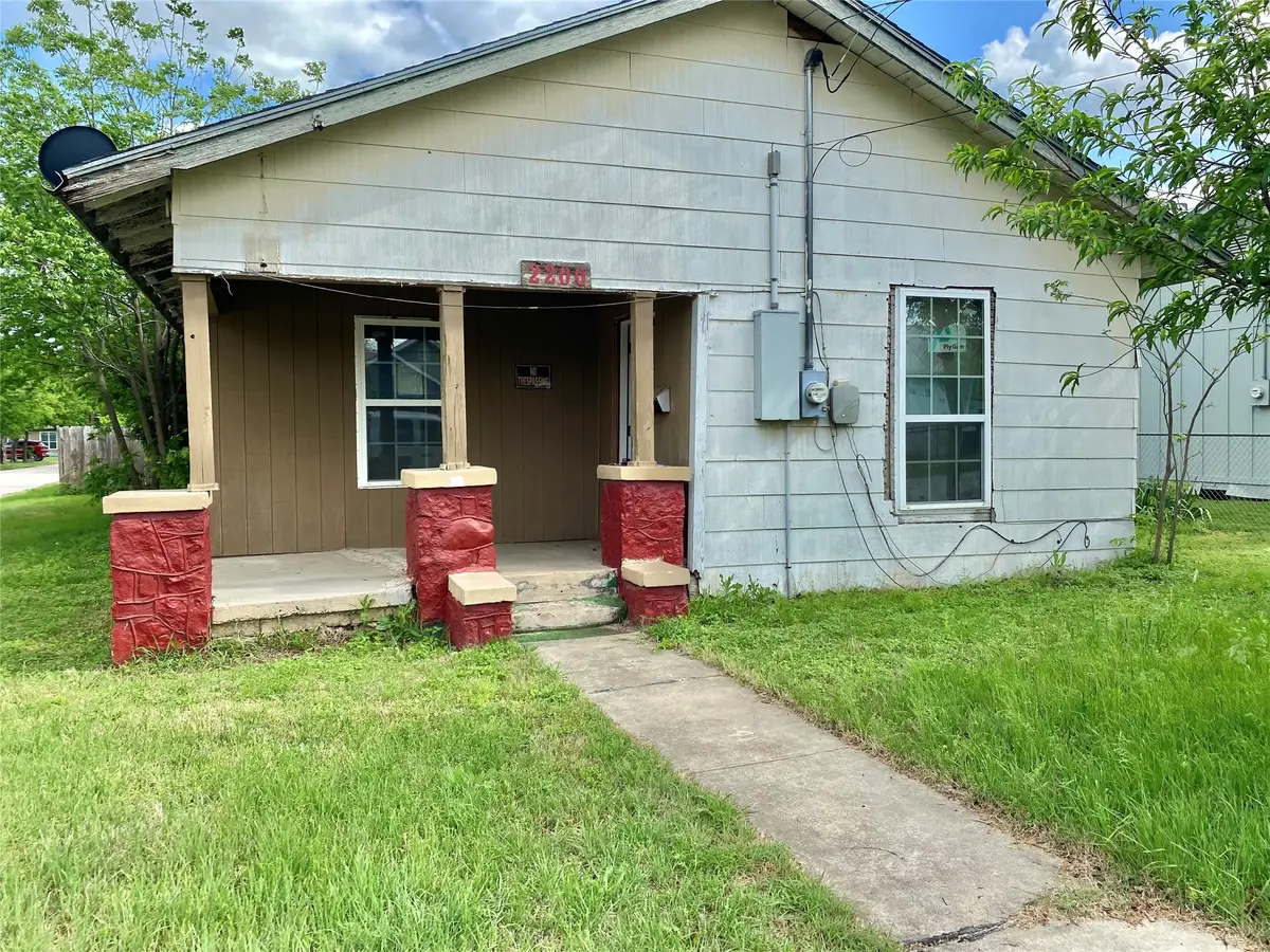 2200 Avenue C, Brownwood, TX 76801 - #1