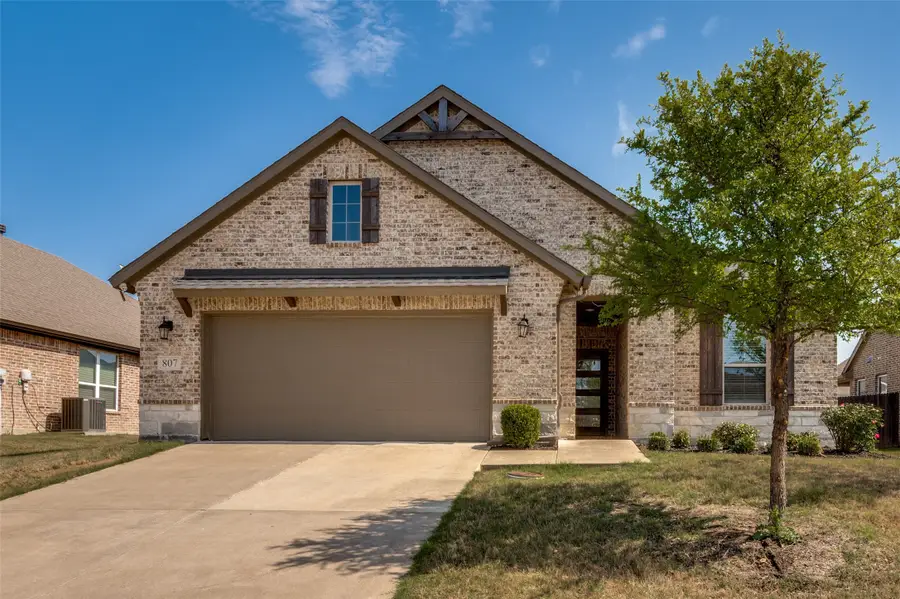 807 Woodcrest Drive, Ennis, TX 75119 - #2
