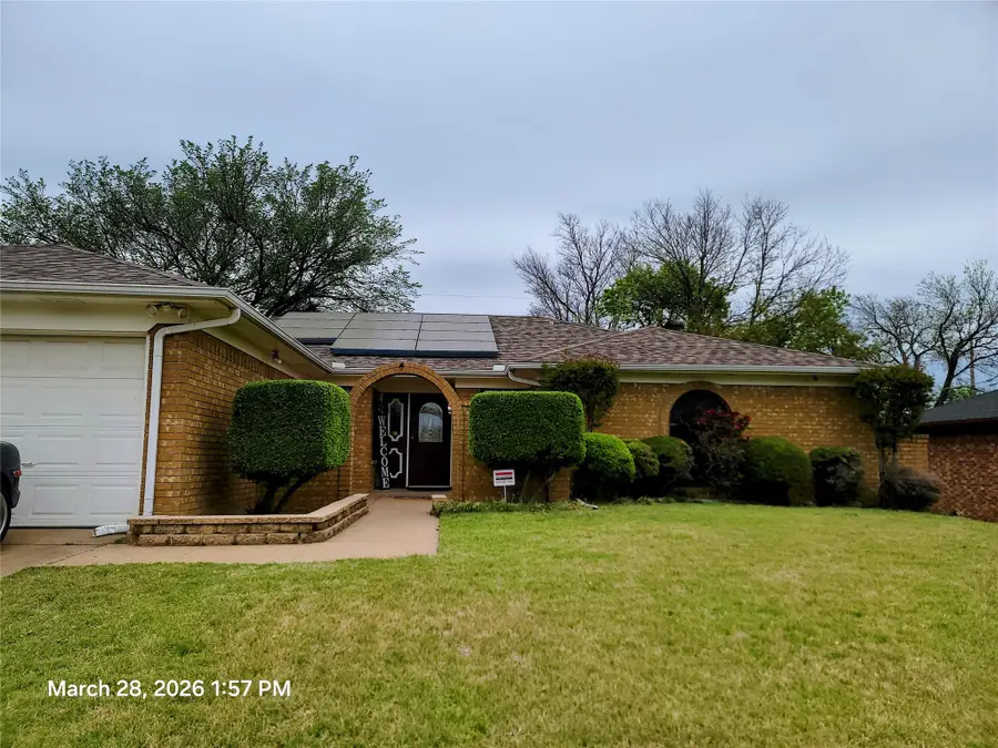 1408 Country Manor Road, Fort Worth, TX 76134 - #2