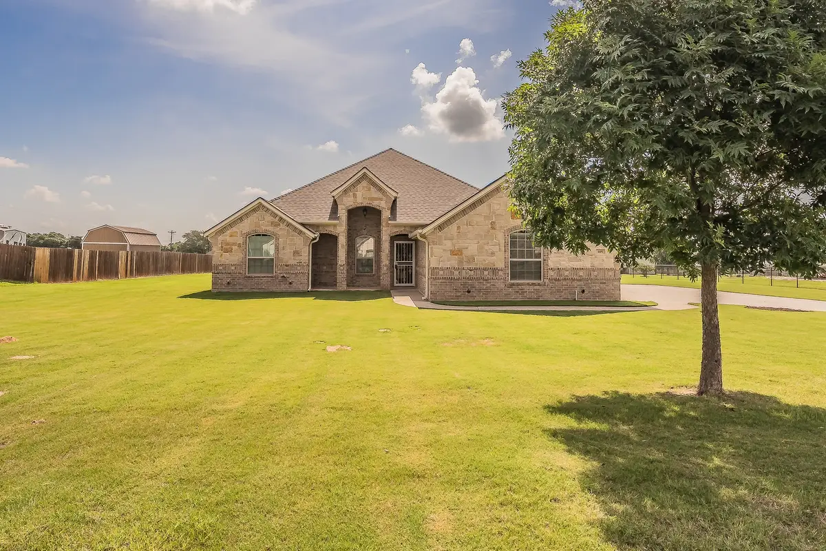 105 Briar Meadows Circle, Azle, TX 76020 - #1