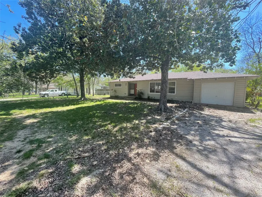 1100 Poe Street, Azle, TX 76020 - #2