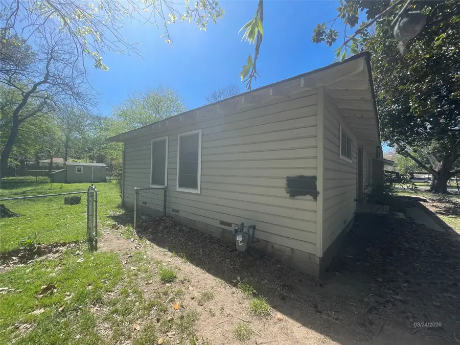 1100 Poe Street, Azle, TX 76020 - #3