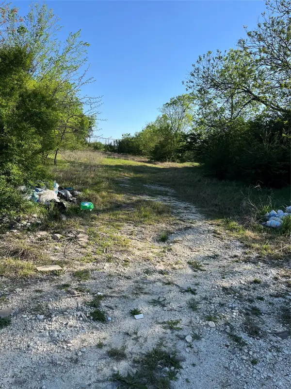 1327 Charlotte Street, Dallas, TX 75211