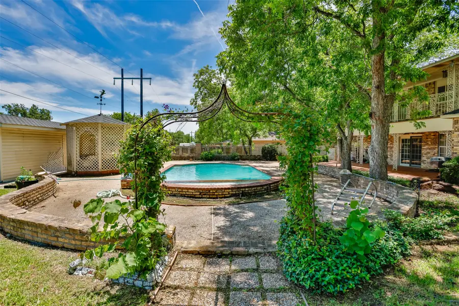 1010 Aspen Road, Gainesville, TX 76240 - #2