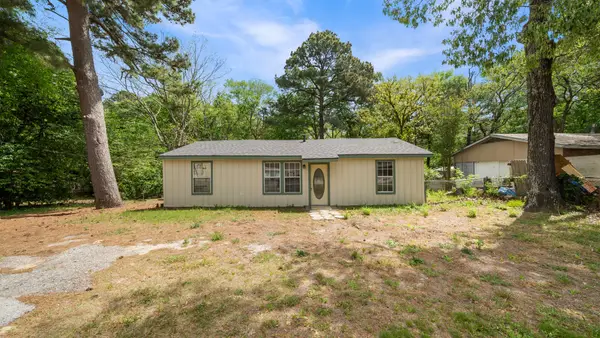 901 W Cayuga Drive, Athens, TX 75751