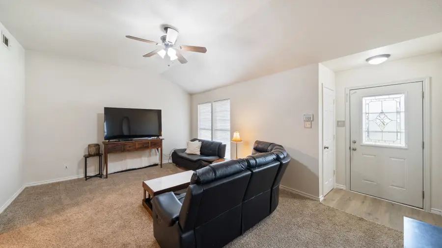 121 W Oneal Street, Wills Point, TX 75169 - #2