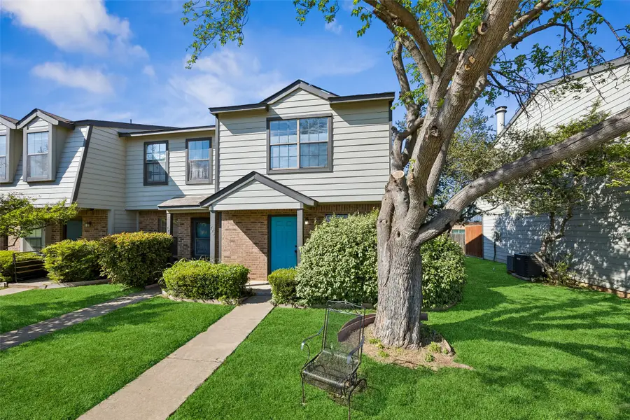 724 W Collins Street, Denton, TX 76201 - #2