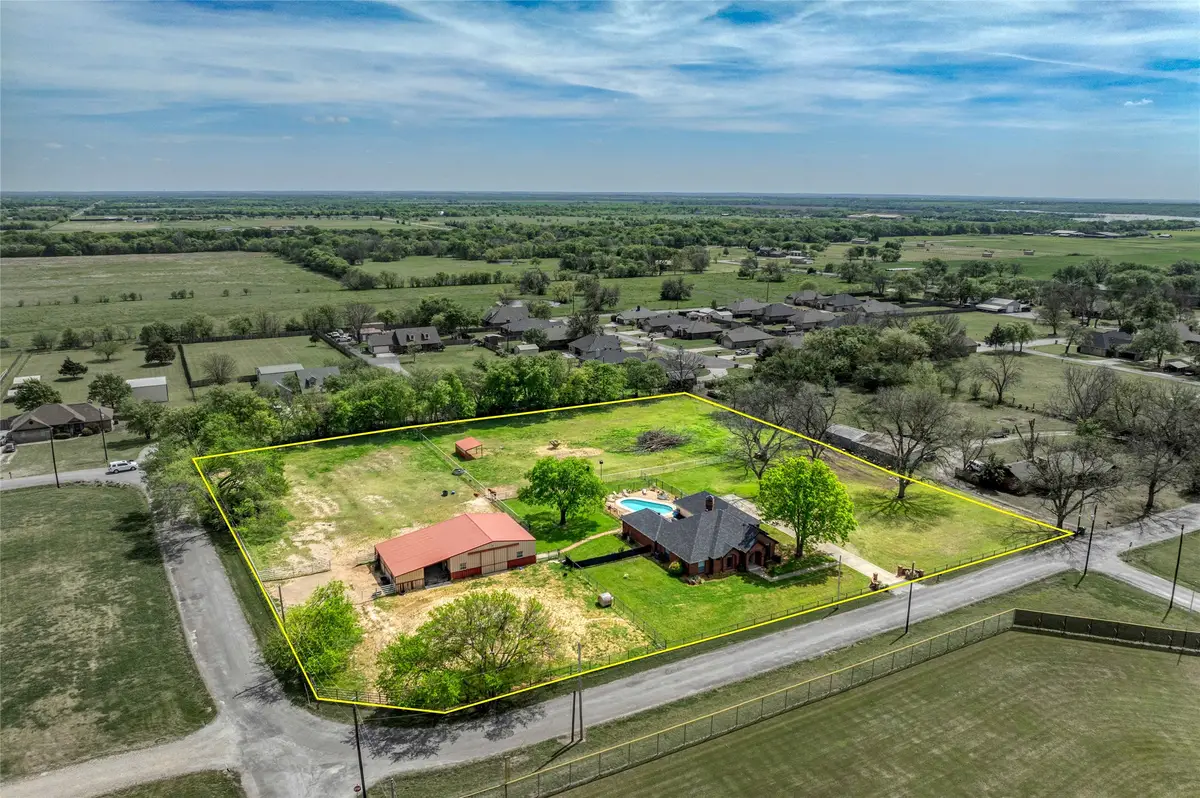 501 N Van Zandt Street, Tioga, TX 76271 - #1