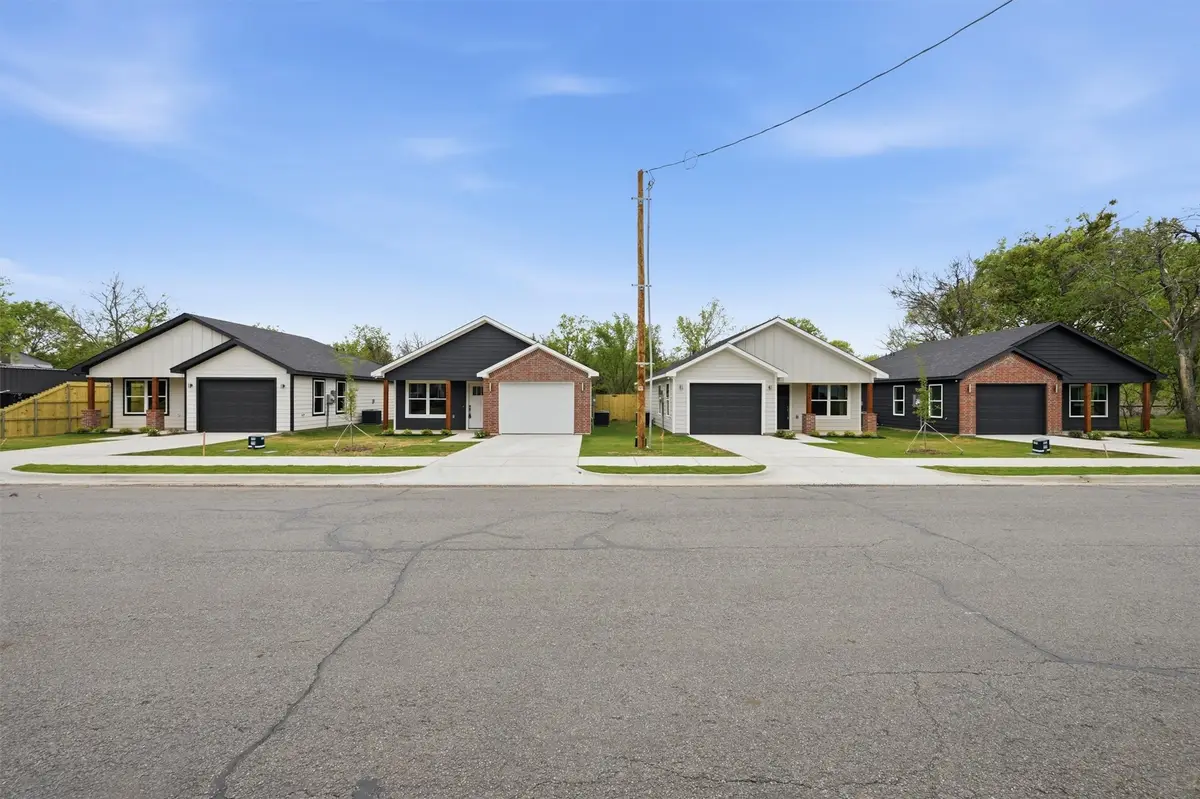 1004 S. First Street, Sherman, TX 75090 - #1