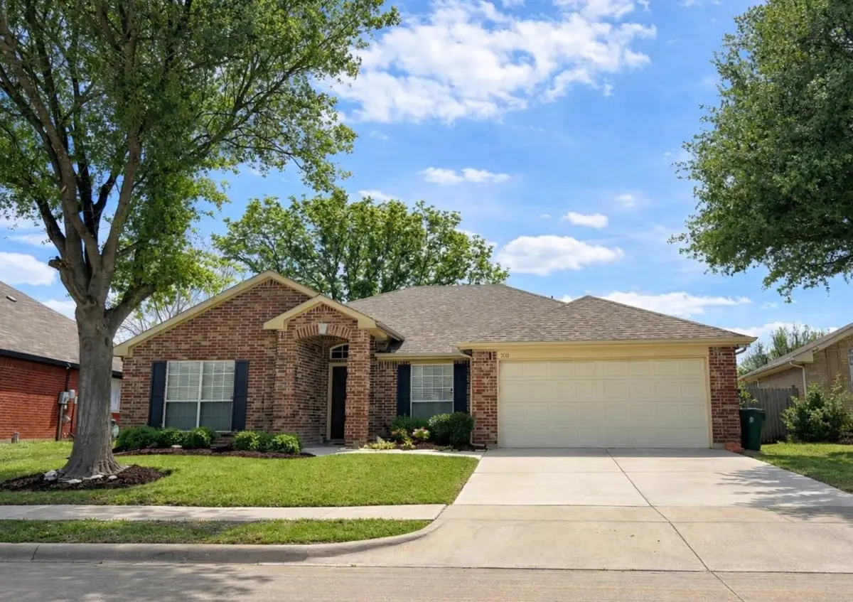 208 Creek Point Lane, Arlington, TX 76002 - #1