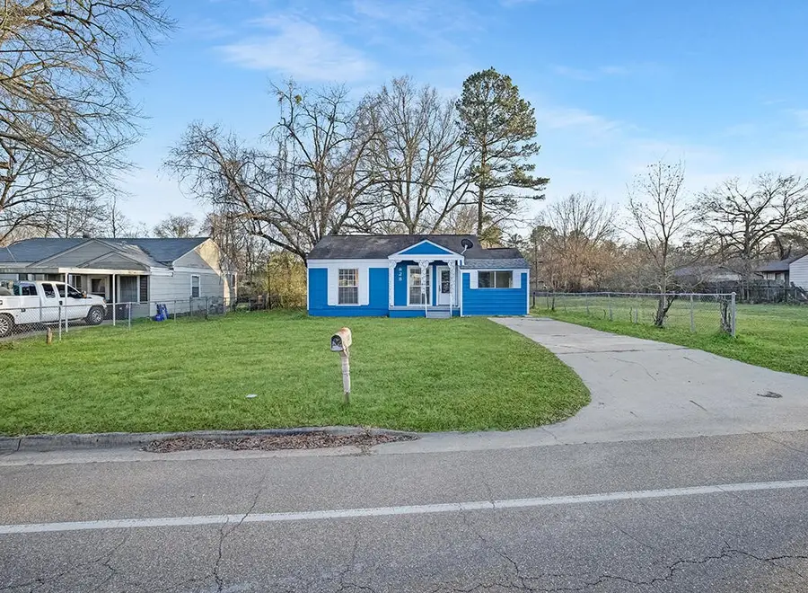 828 Burma Road, Wake Village, TX 75501 - #2