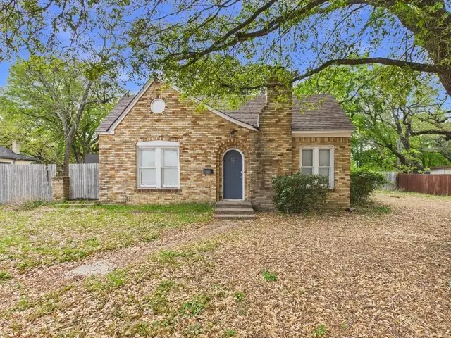 224 S Pinkerton Street, Athens, TX 75751 - #1