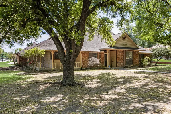 2106 Meadowview Circle, Garland, TX 75043