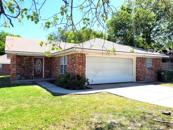 651 Meadow Park Drive, White Settlement, TX 76108