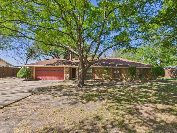 713 Barton Avenue, Glenn Heights, TX 75154