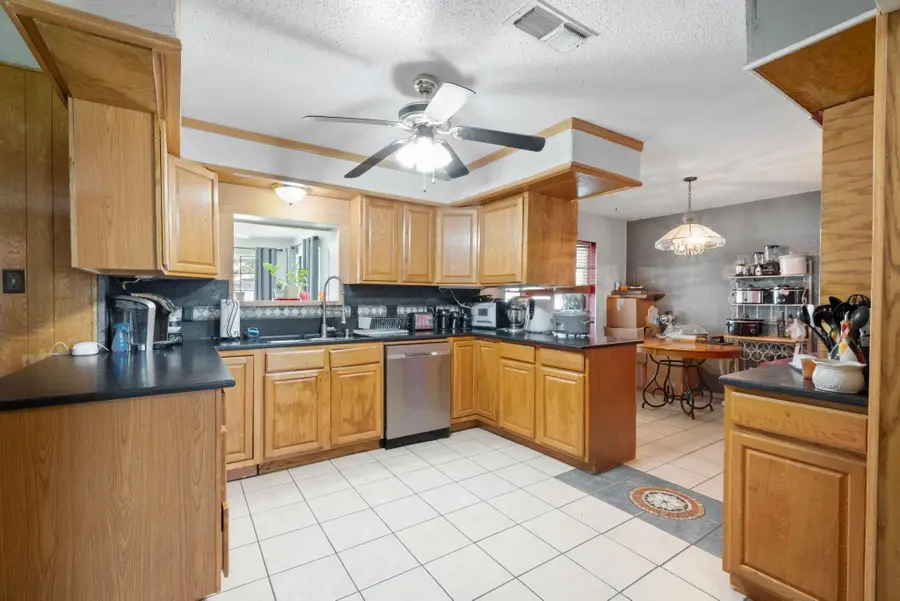 2200 SE 26th Avenue, Mineral Wells, TX 76067 - #3