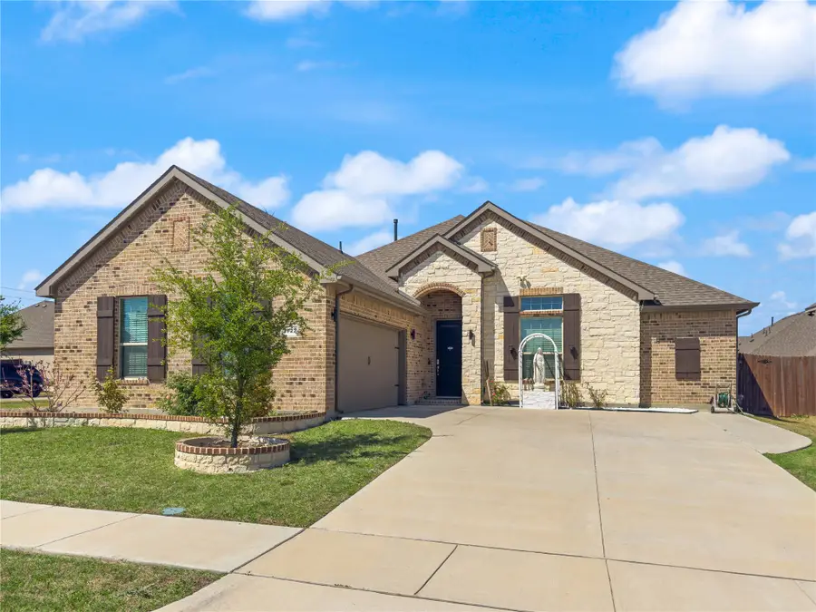 3722 Autumncrest Street, Grand Prairie, TX 76065 - #2