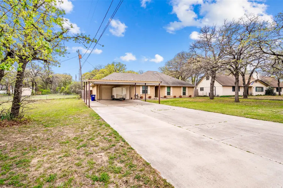 701 Wood Lane, Azle, TX 76020 - #2