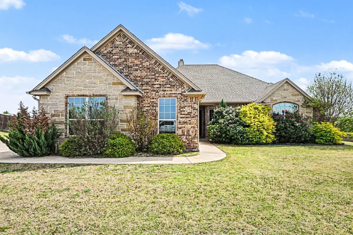 104 Stanford Lane, Springtown, TX 76082 - #1
